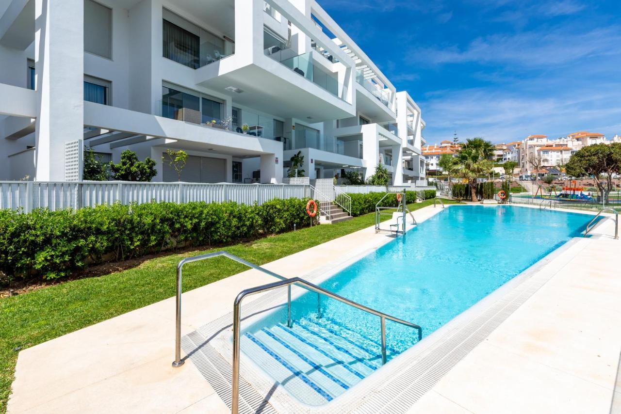 Wintowinrentals Whitestones Amazing Apartment ตอร์เรโมลิโนส ภายนอก รูปภาพ